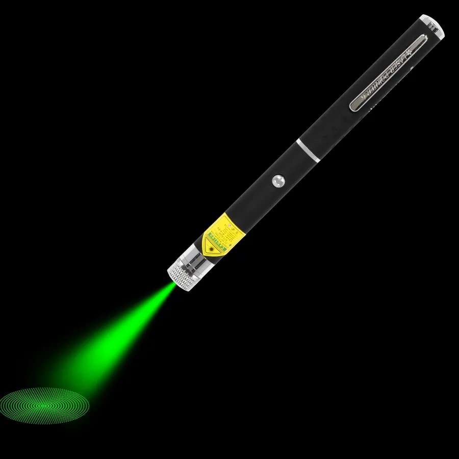 Puntero láser verde AG-2 con el haz láser visible en la oscuridad